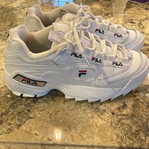 Fila Disruptor Women’s Sneaker - size 8